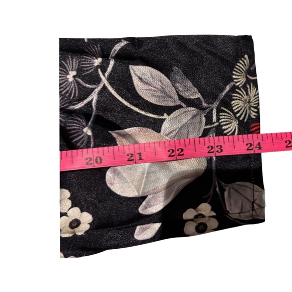 GUESS Black Floral Long Sleeve Mock Neck Top XL - Picture 12 of 13